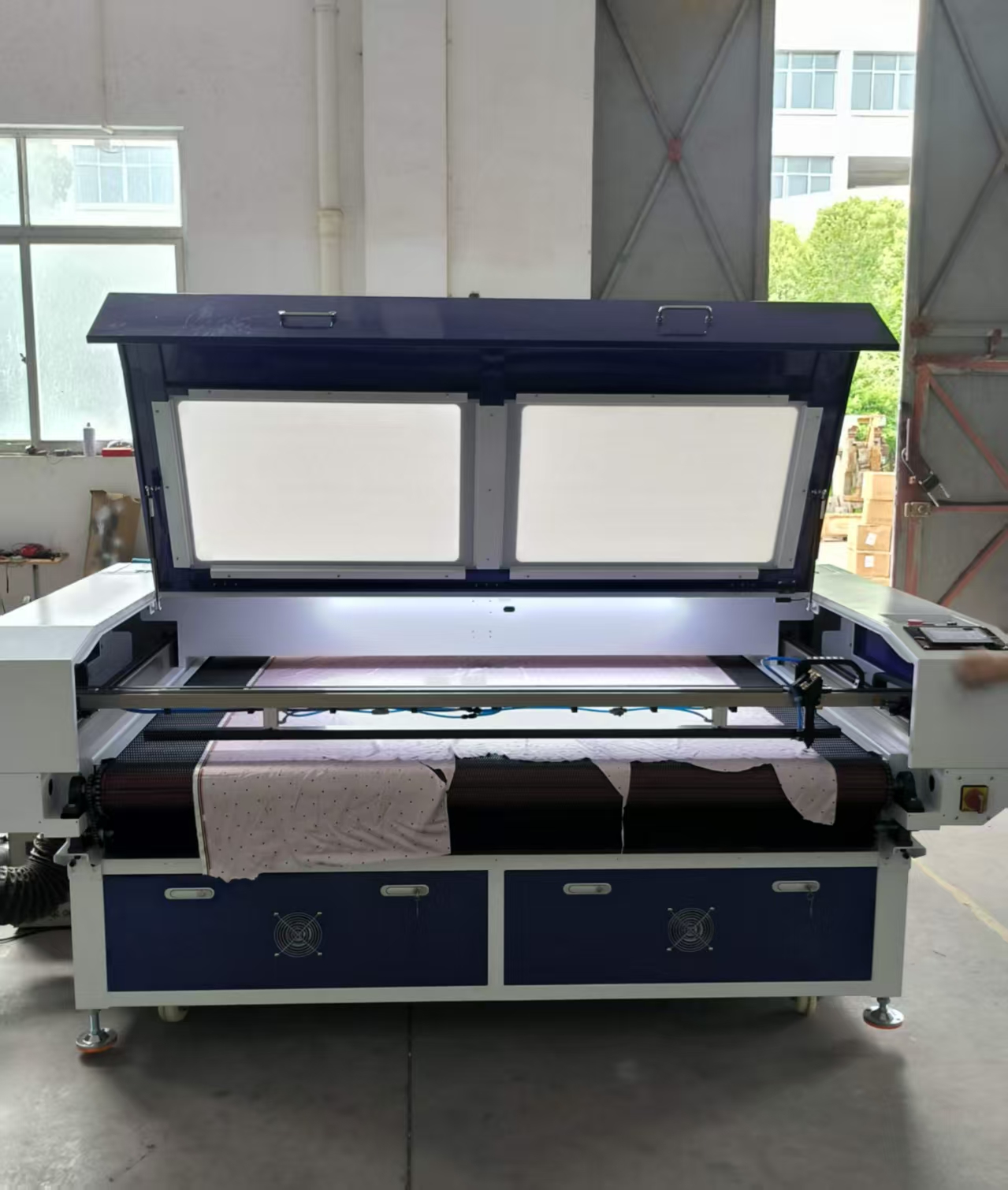 1810zd Auto-feeding Laser Cutting Machine